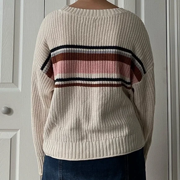 American Eagle Sweater - Picture 3 of 6